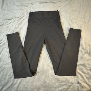 Zara Black Leggings Sleek and Versatile Bottoms

#1046
